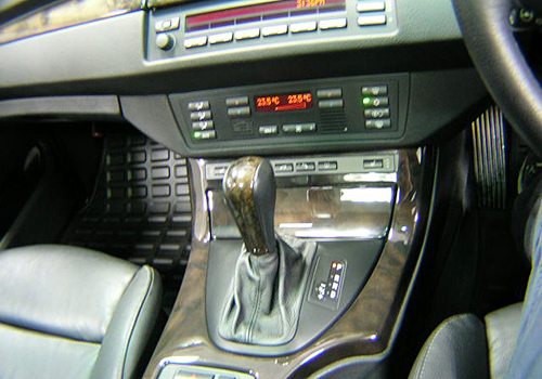 BMW X5 3.0i スポーツパッケージ パノラマルーフ 黒革